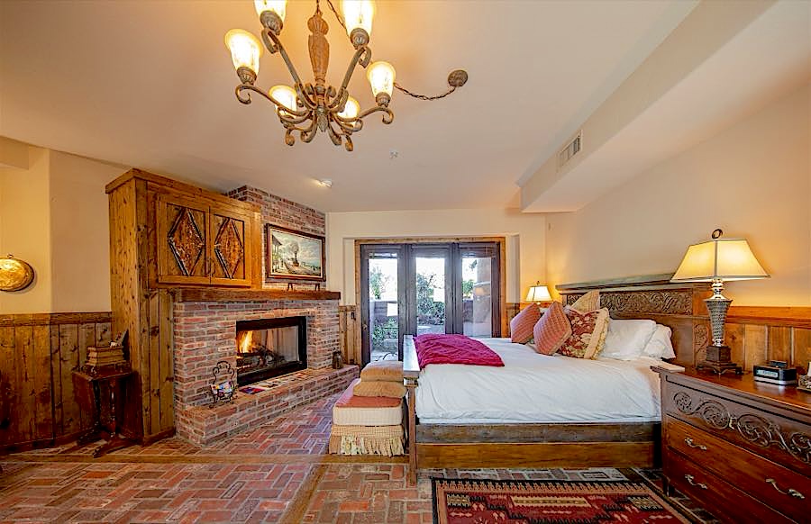 Red Cinder villa