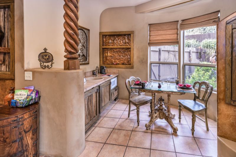 Sedona Breeze villa kitchenette and dining table