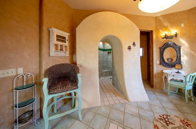 Twin Kyody villa arched walk-in shower and vanity