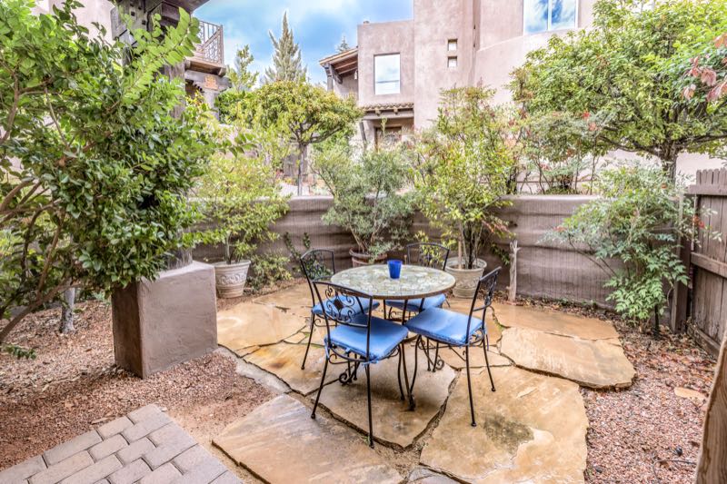 Wagon Wheel villa private patio garden